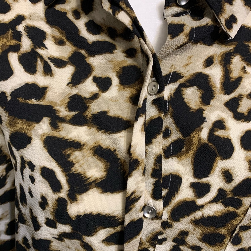 Lily White Animal Print Top ⚡️🐆 - Picture 4 of 8